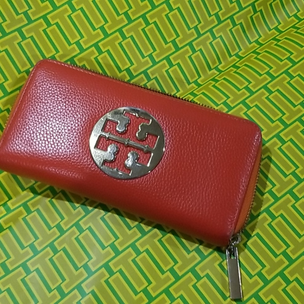 Tory burch wallet